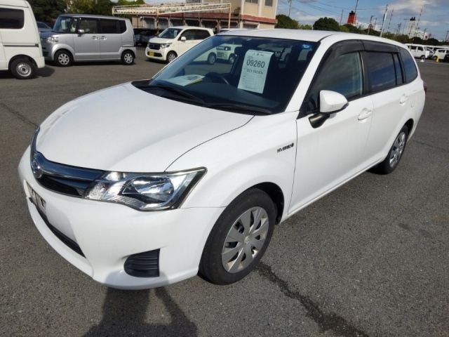 9260 Toyota Corolla fielder NKE165G 2014 г. (LUM Kobe Nyusatsu)